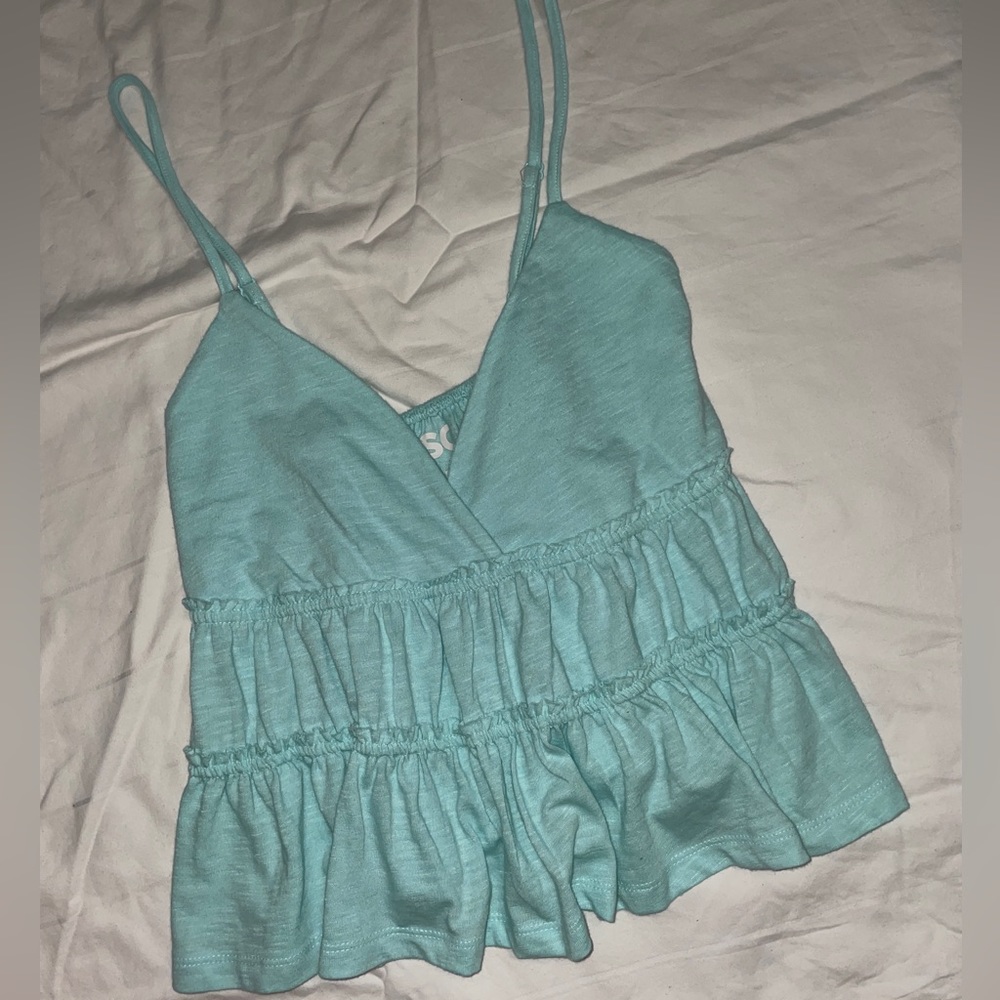 SUPER CUTE BLUE CROP TOP !